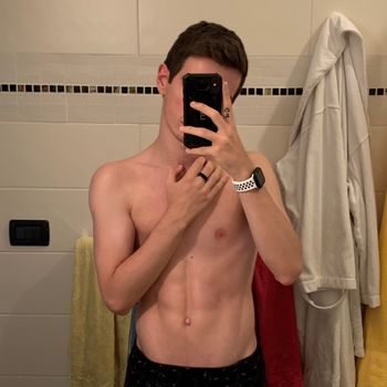 nude yourtwinkjake showing italy selfie