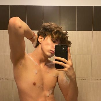 zacharylodge OnlyFans latina selfie