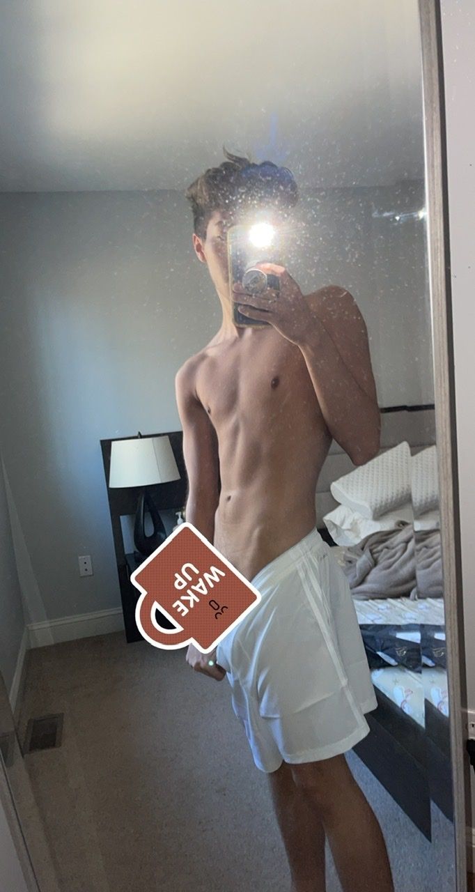 zachmitchelll OnlyFans recording male