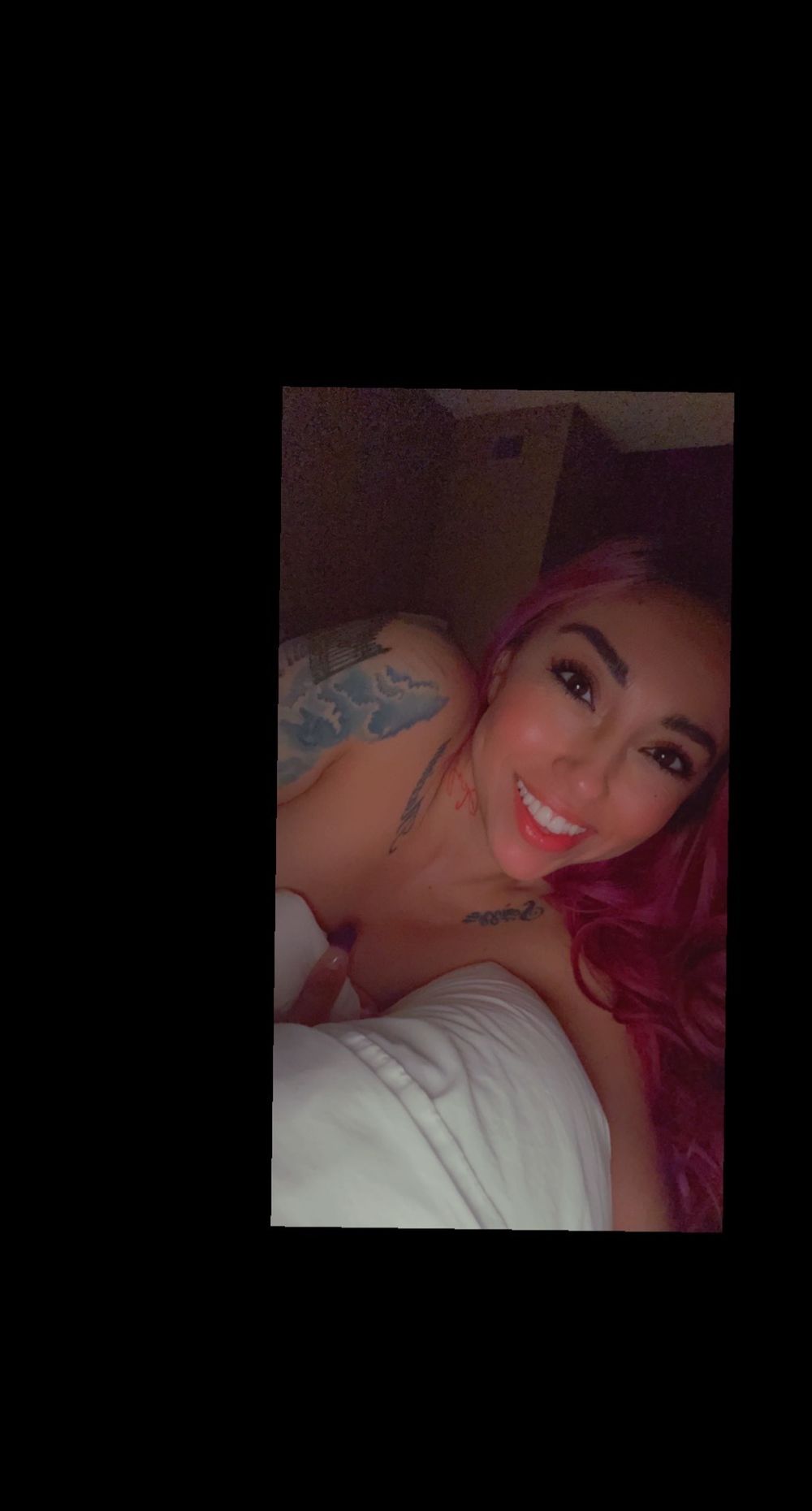 zalina89 OnlyFans showing tattoo