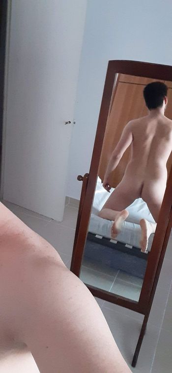 nude zetapopcorn showing male selfie